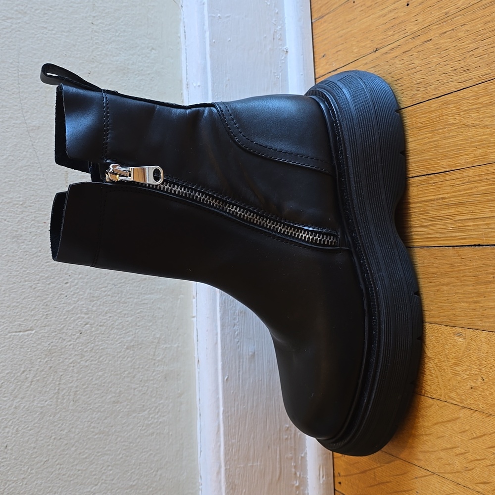 NWOT Free People Heavy Lug Sole Ankle Boots Black Women's 37 (US 7) - Picture 13 of 16